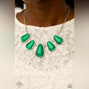 Green necklace set